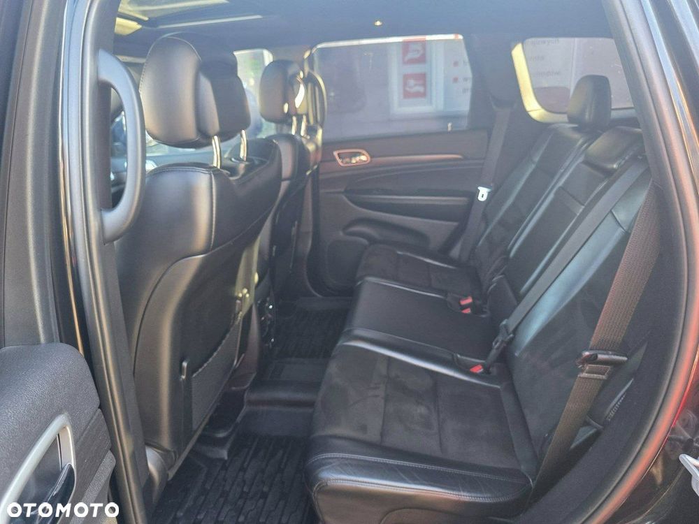 Jeep Grand Cherokee - 28