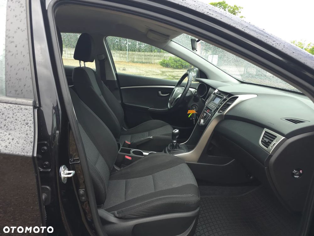 Hyundai i30 blue 1.4 Classic - 14