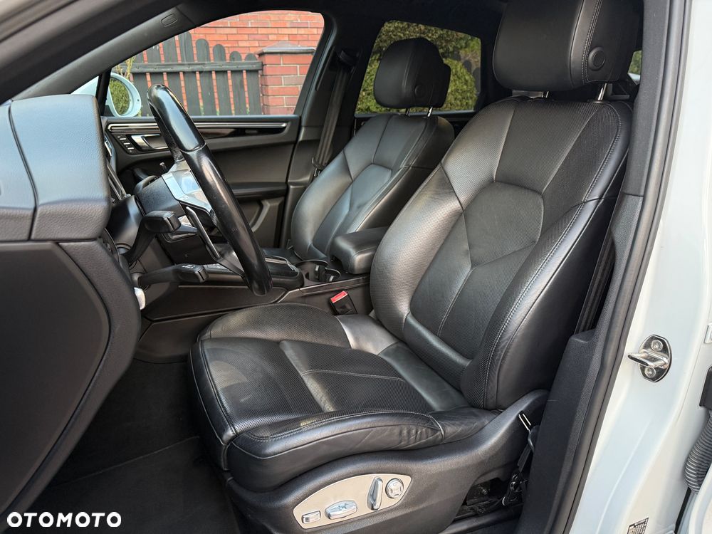 Porsche Macan Standard - 19