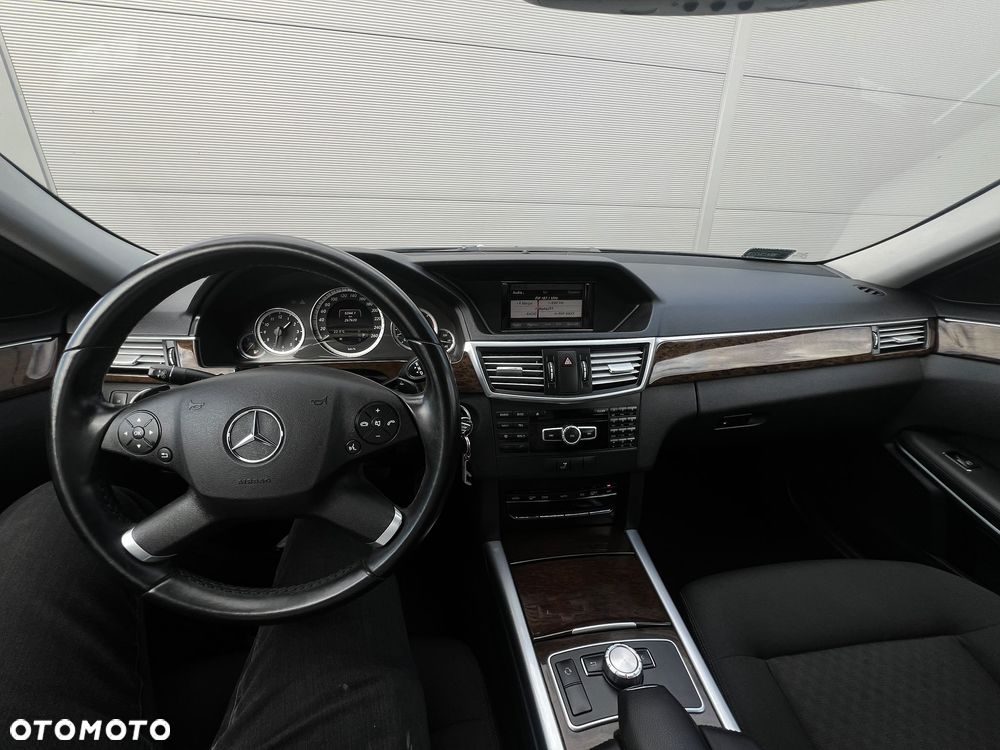 Mercedes-Benz Klasa E 350 BlueTEC 4-Matic Elegance - 21