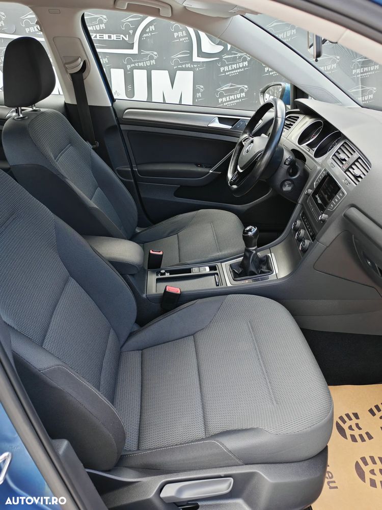 Volkswagen Golf - 23