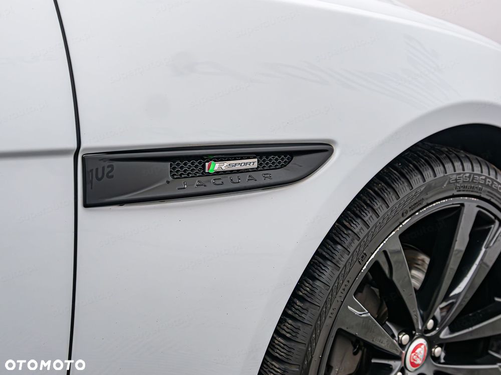 Jaguar XF 2.0 i4D AWD R-Sport - 35