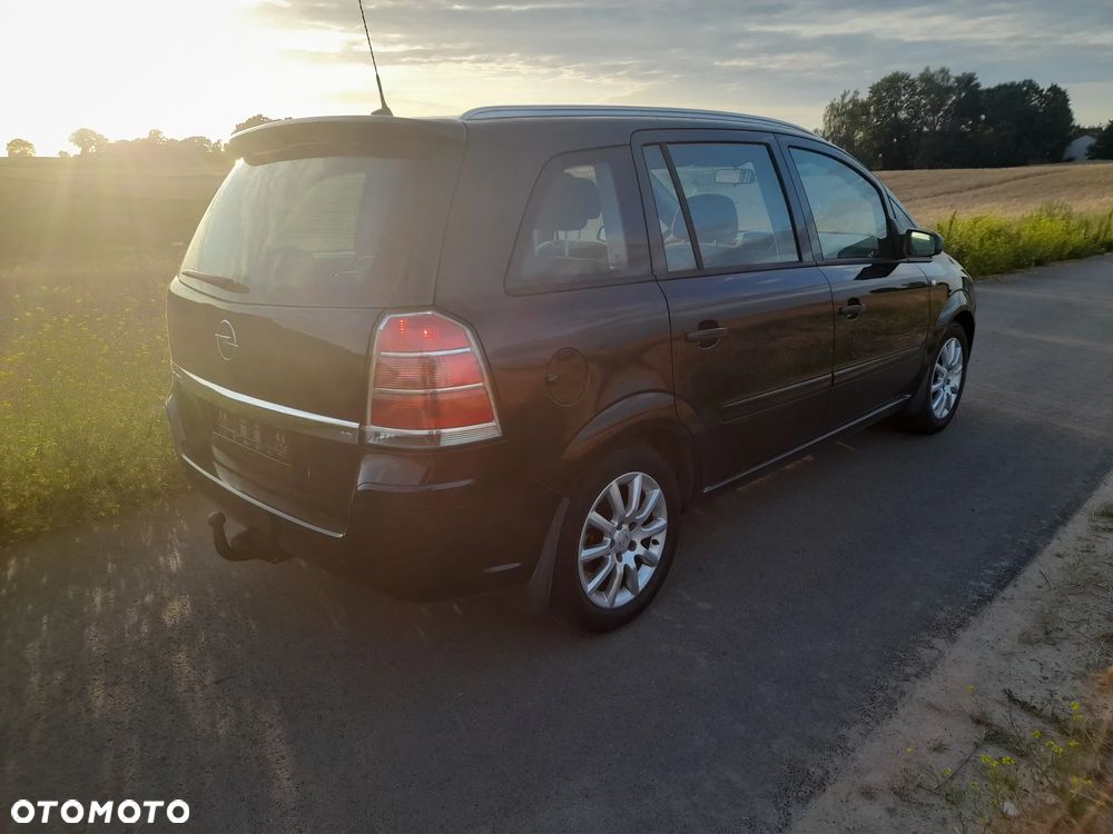 Opel Zafira 1.8 Cosmo - 12