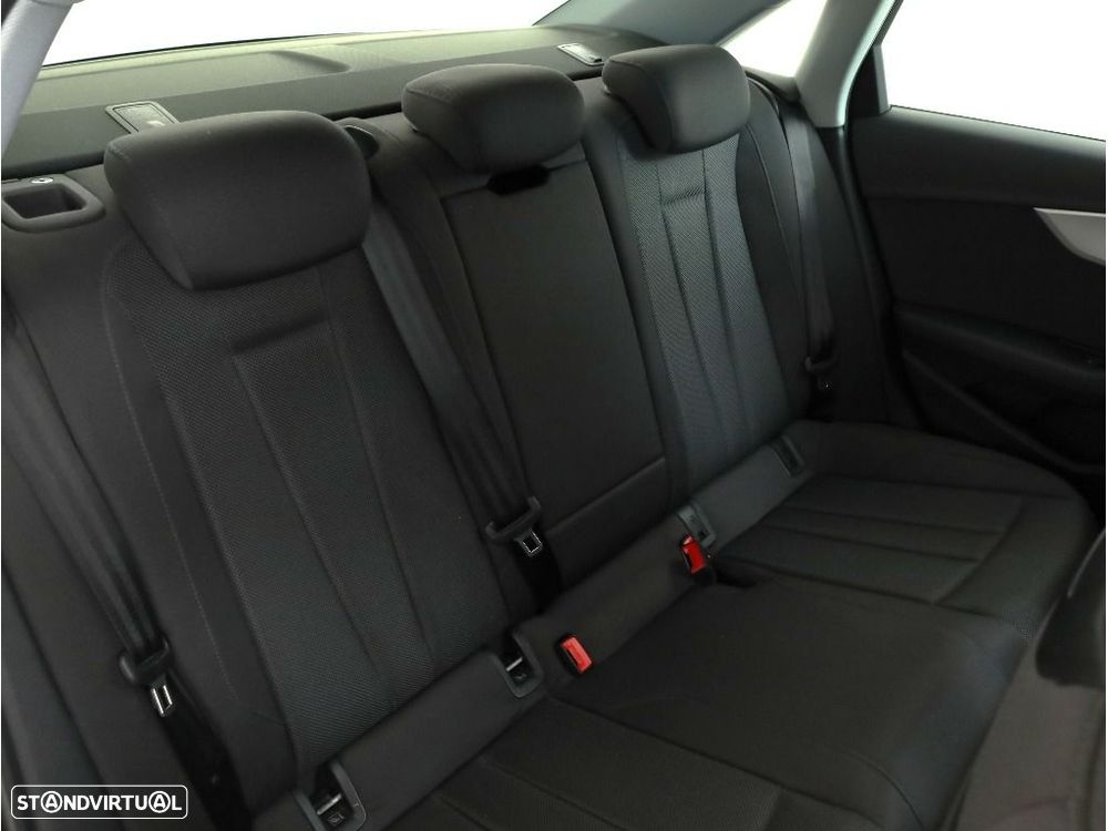 Audi A4 35 TDI Advanced S tronic - 15