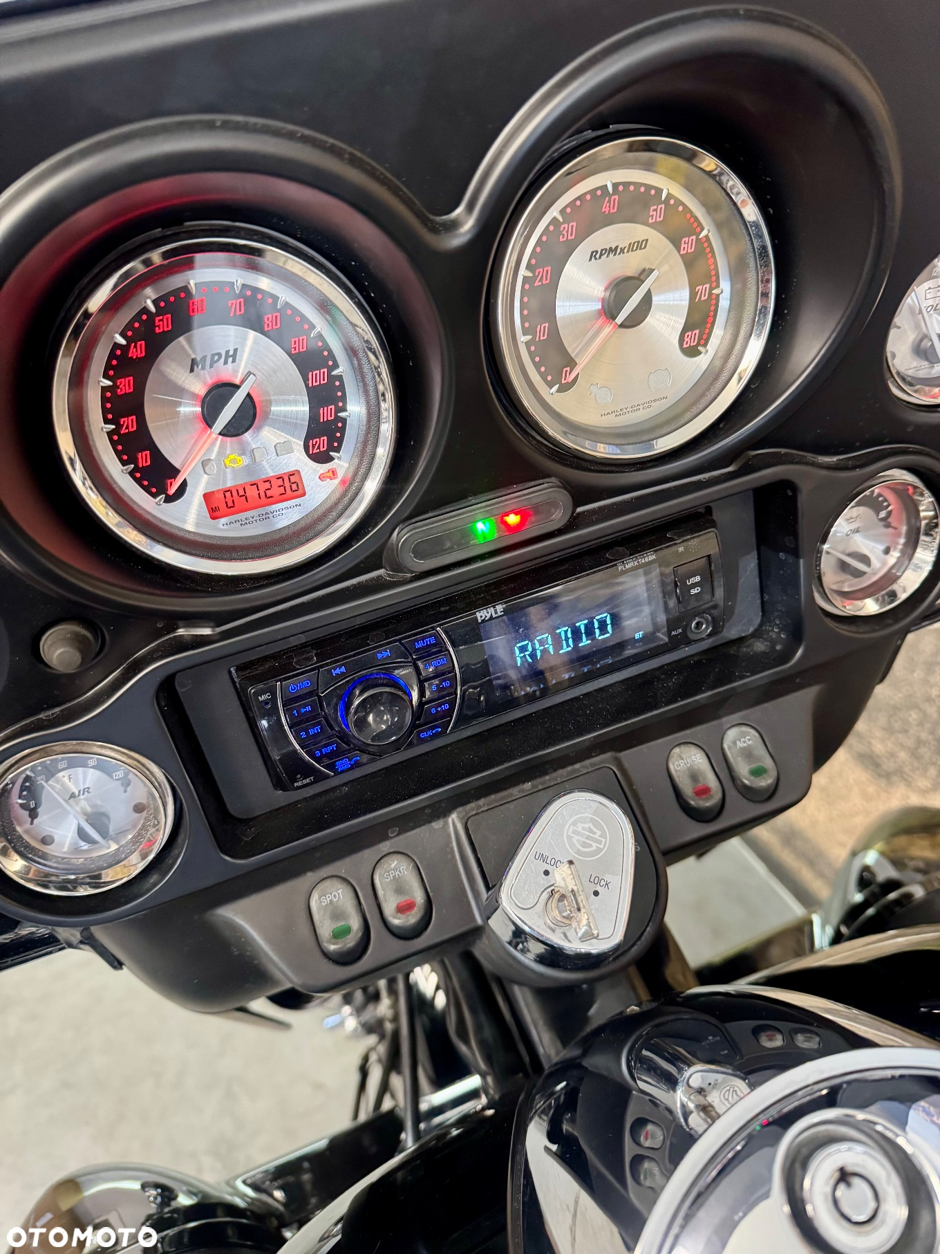 Harley-Davidson Touring Electra Glide - 14