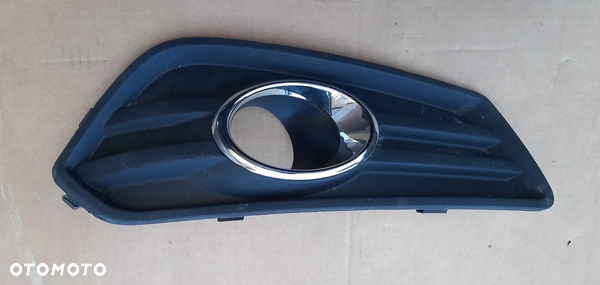 Ford S-Max Mk2 kratka zderzaka przedniego EM2B-15A298