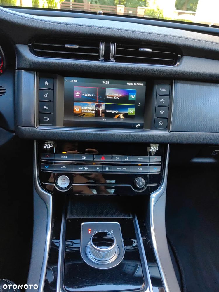 Jaguar XF 35t R-Sport - 19