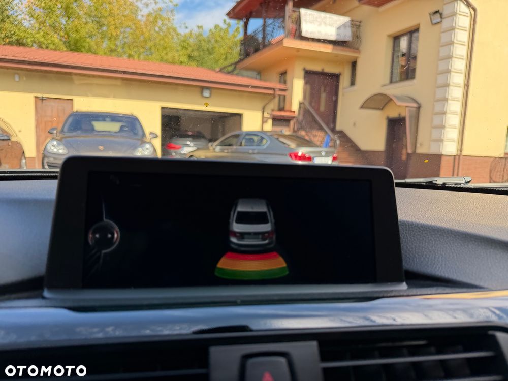 BMW Seria 3 320d Efficient Dynamic Edition Sport Line - 38