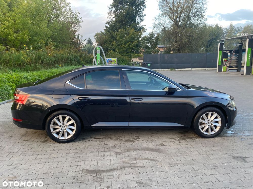 Skoda Superb 1.6 TDI Style DSG - 8