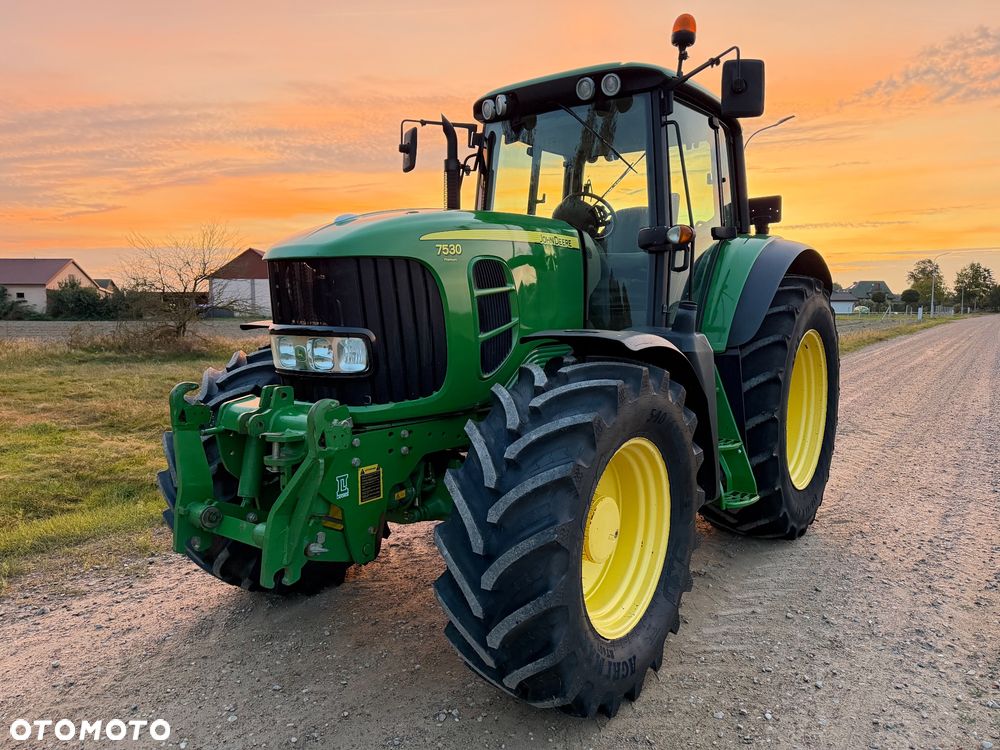 John Deere 7530 - 17