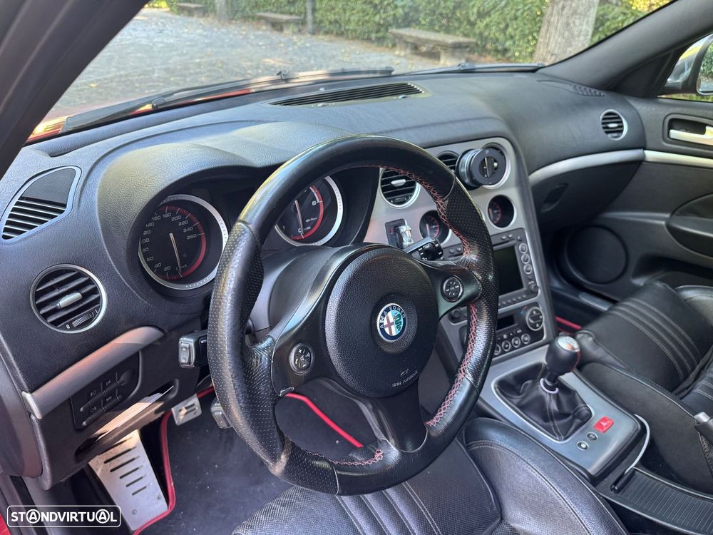 Alfa Romeo 159 2.4 JTDM 20V 4x4 TI - 11