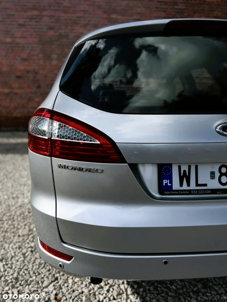 Ford Mondeo - 38