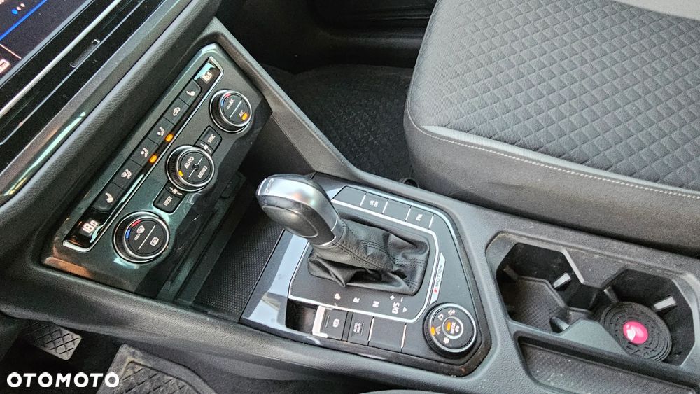 Volkswagen Tiguan - 8