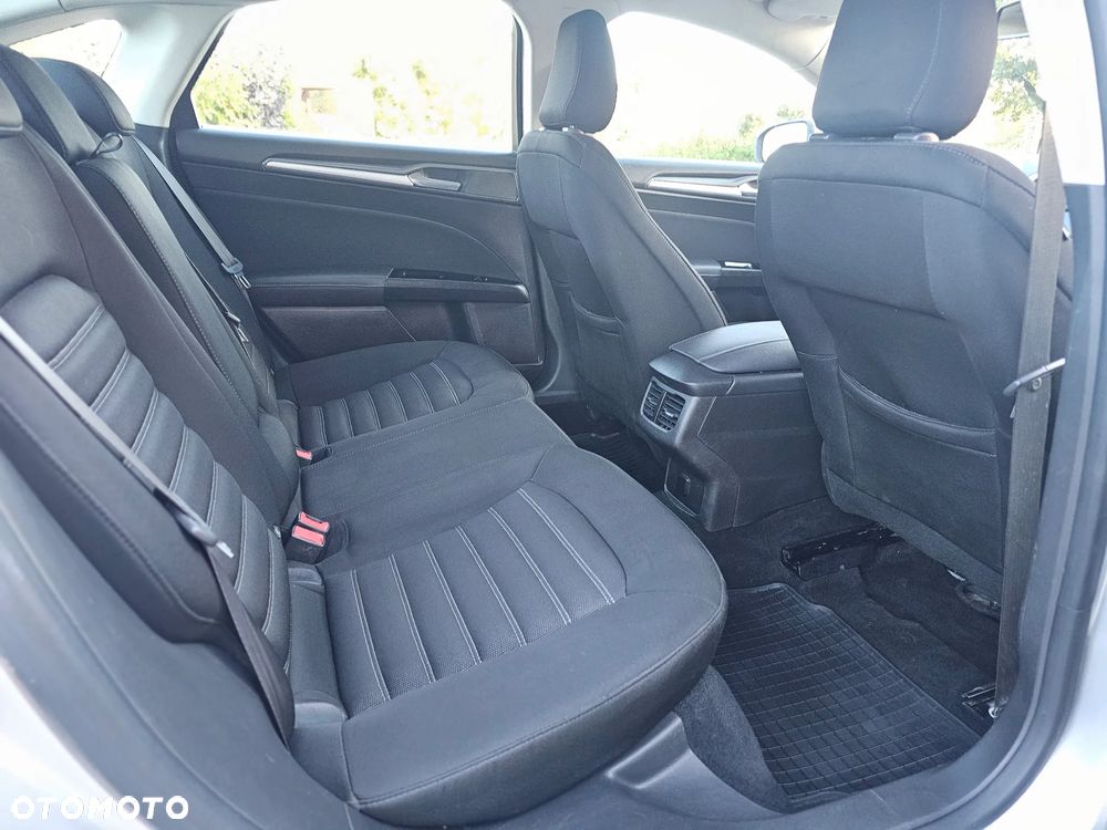 Ford Mondeo - 12