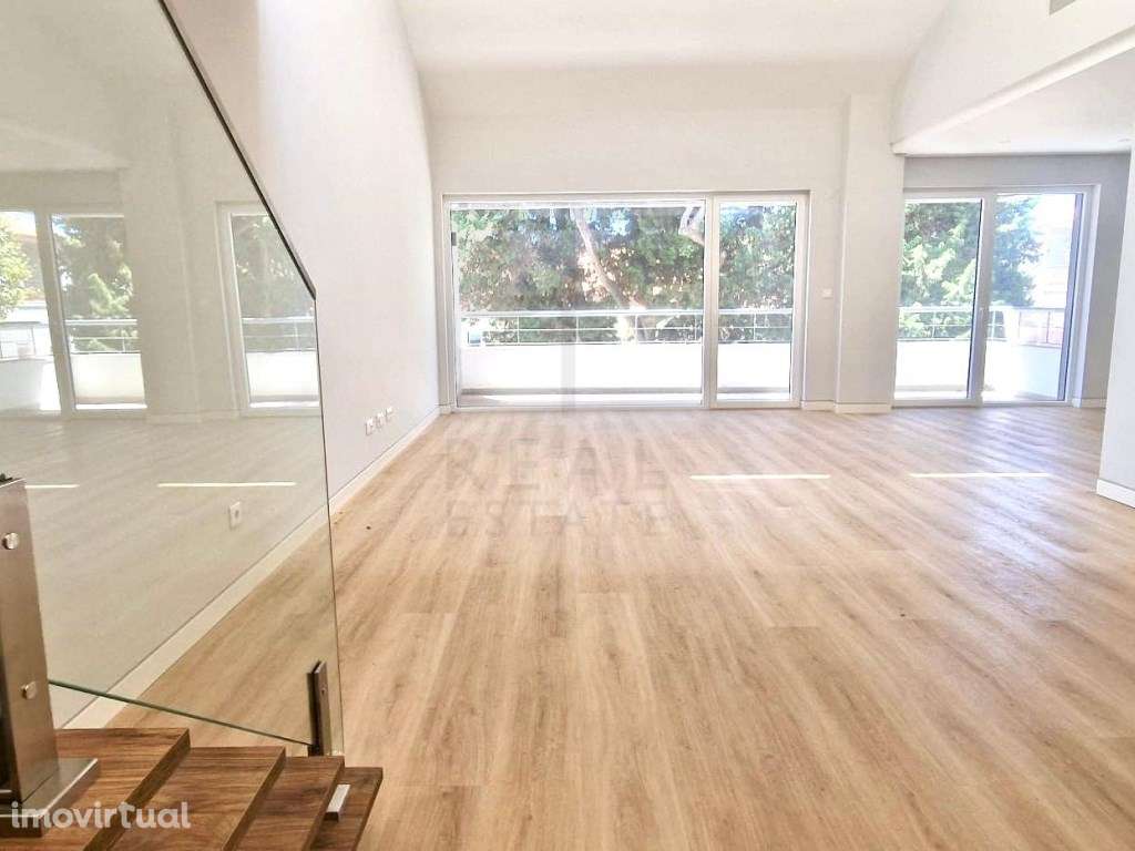 Belíssimo T3 em Carcavelos - Grande imagem: 2/36