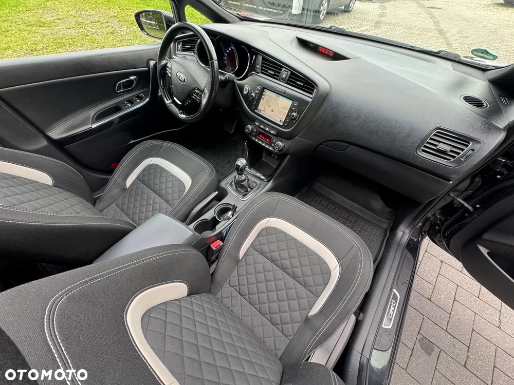 Kia Ceed 1.6 CRDi GT Line - 37