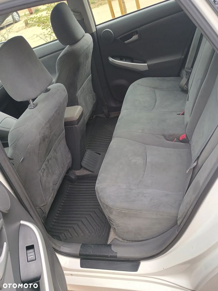 Toyota Prius 1.8 HSD Prestige - 8