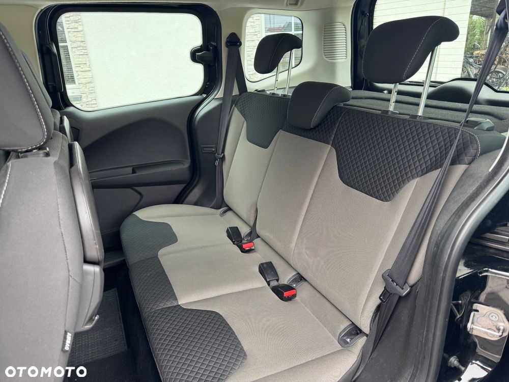 Ford Tourneo Courier 1.0 EcoBoost S&S Titanium - 11