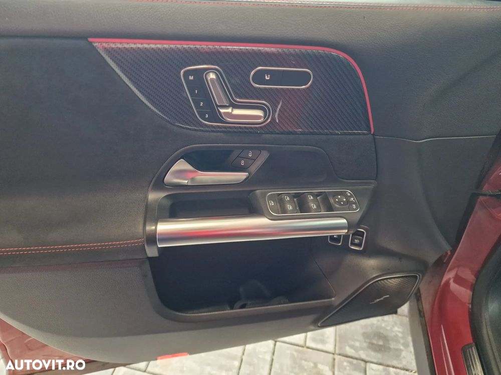 Mercedes-Benz GLA - 7