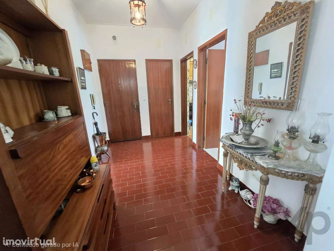 T3 com possibilidade de duplex e cave com enorme potencial – rés do ch - Grande imagem: 2/24