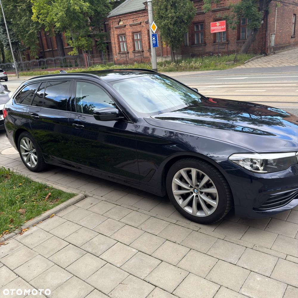 BMW Seria 5 525d Luxury Line - 2