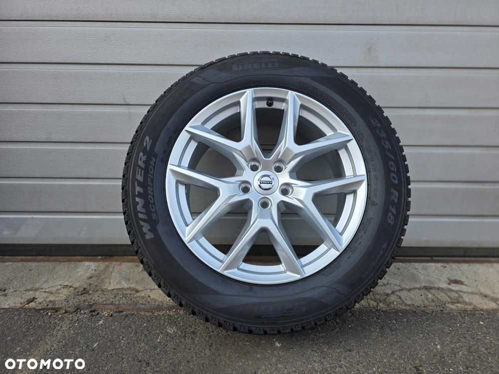 [K633] Koła zimowe 18 Cali 5x108 Pirelli 235/60/18 Volvo XC40 XC60 <--j.Nowe Oryginalne 2025r