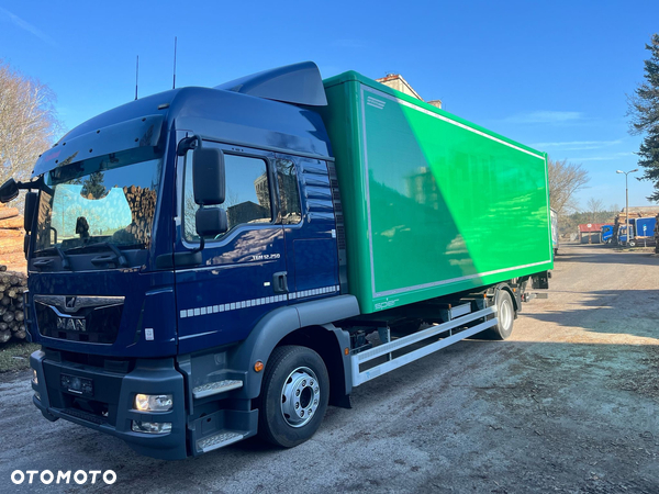 MAN TGM 12.250 | 15.250 KONTENER 7.30 m | 18 PALET |