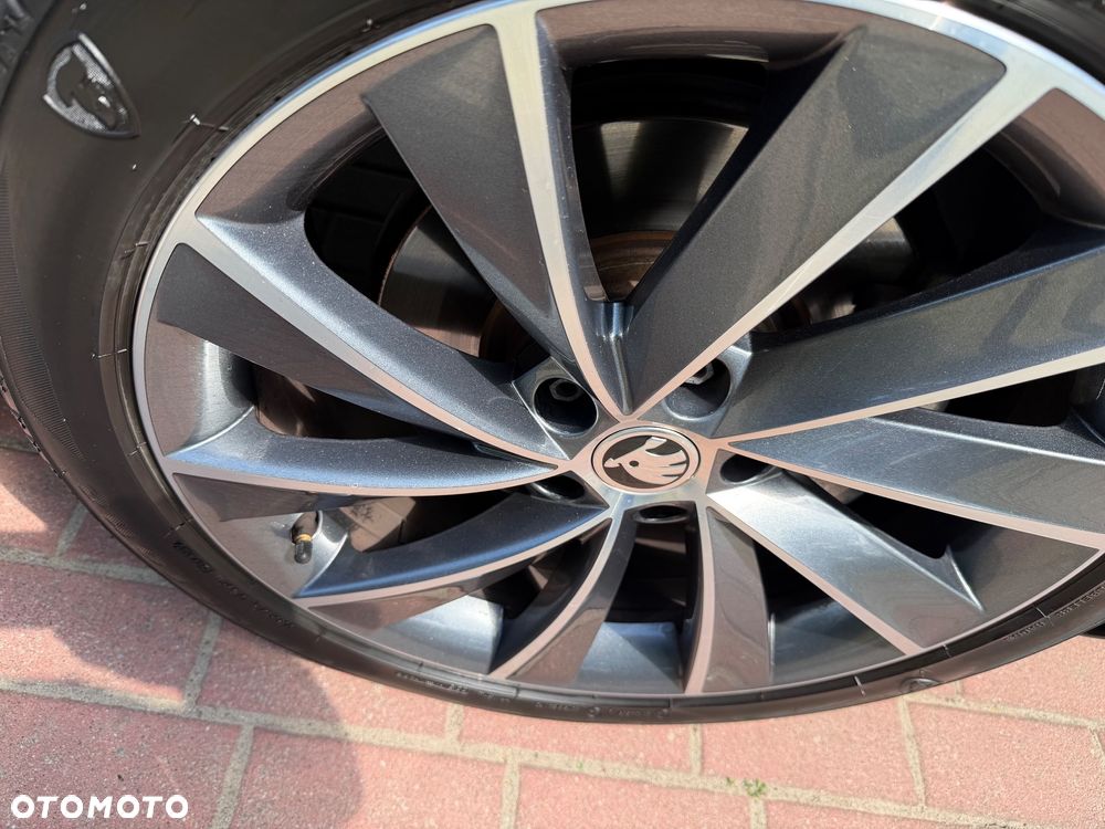 Skoda Superb 2.0 TDI 4x4 DSG L&K - 31