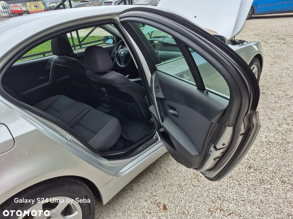 BMW Seria 5 523i - 22