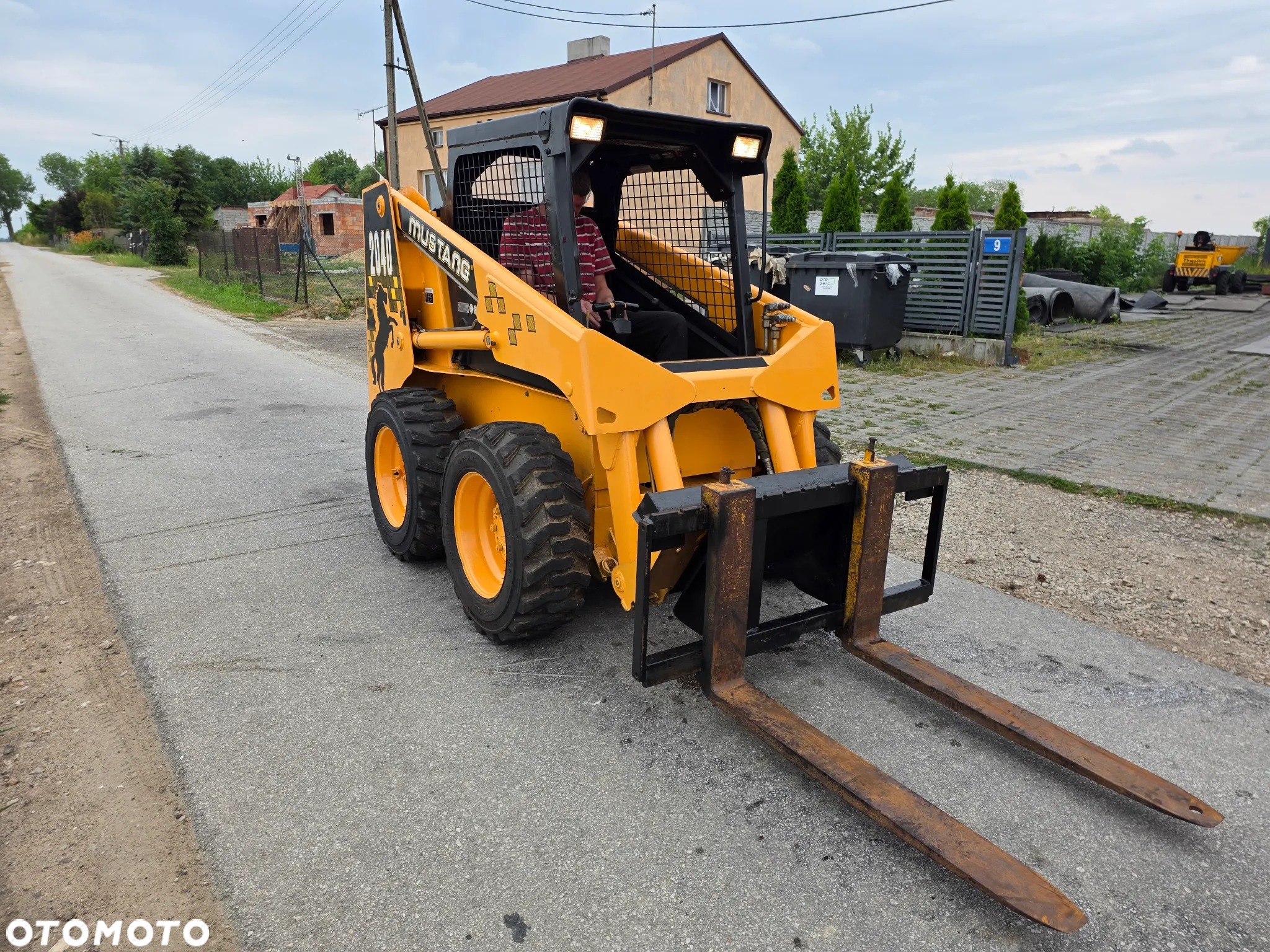 Bobcat Mustang 2040 - 6