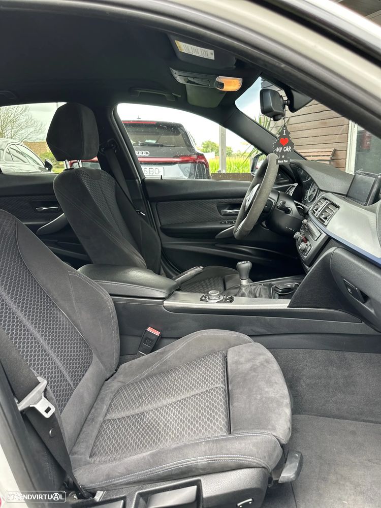 BMW 318 d Pack M - 20