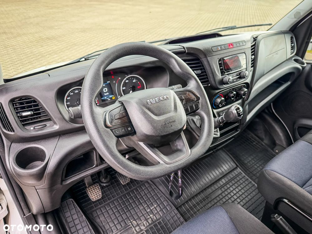 Iveco Daily 35C16H Kontener + Winda - 39