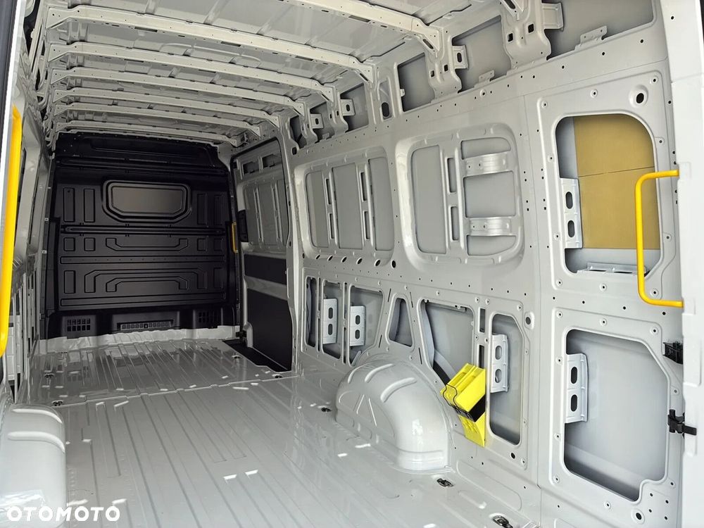 Volkswagen Crafter 35 Furgon Automat/LONG/L5H3, 2.0BiTDI 177KM, Automat, Wysoki dach, Long, r.o. 4490 - 13