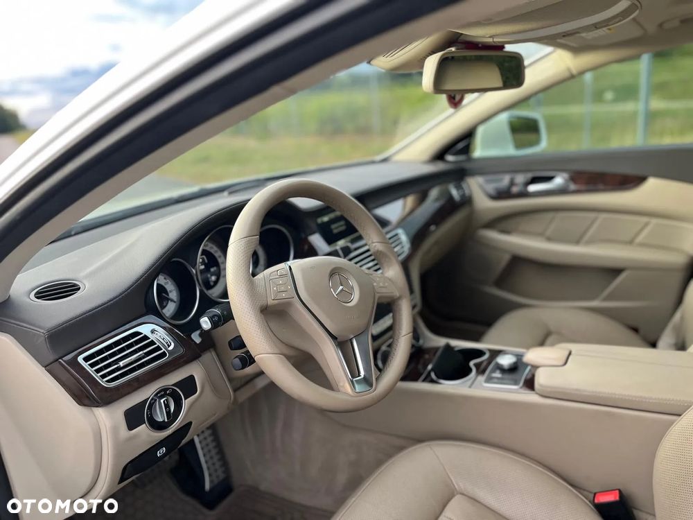 Mercedes-Benz CLS 500 4Matic BlueEFFICIENCY 7G-TRONIC - 22