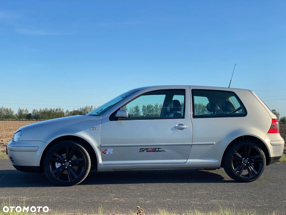 Volkswagen Golf - 6