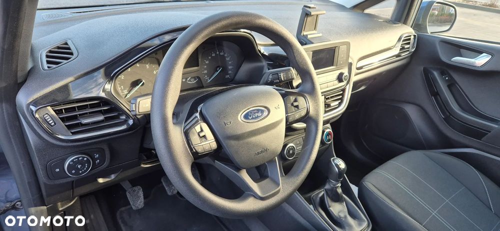 Ford Fiesta 1.1 Trend - 11