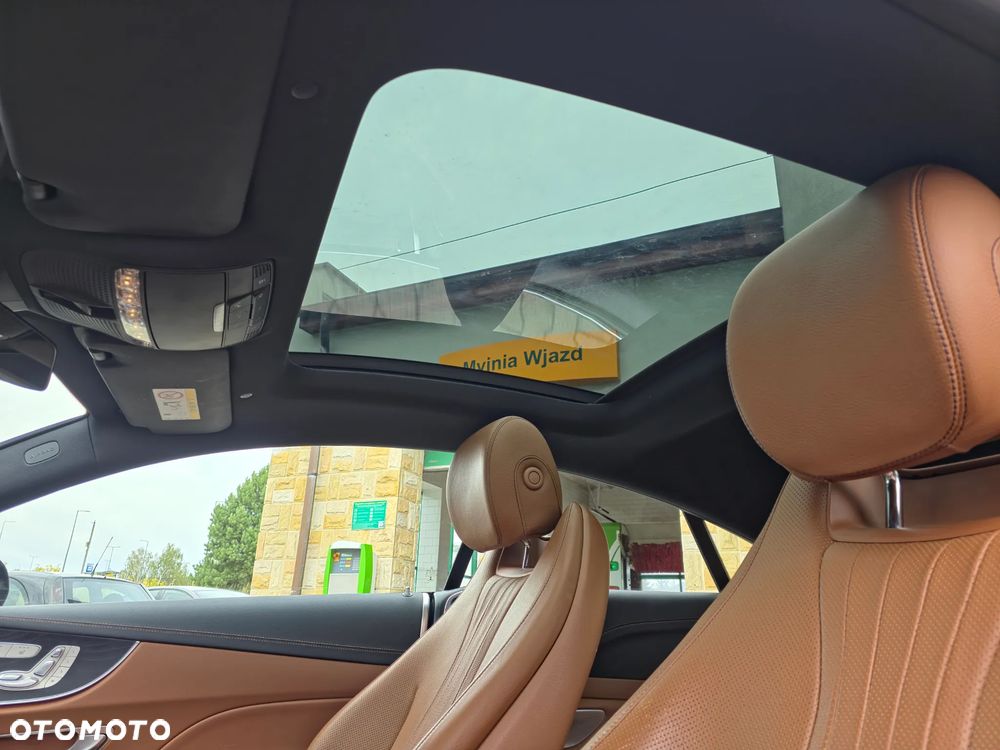 Mercedes-Benz Klasa E 220 d 4-Matic 9G-TRONIC - 35