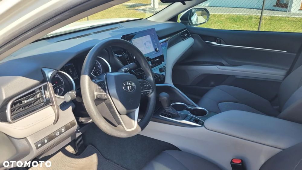 Toyota Camry - 8