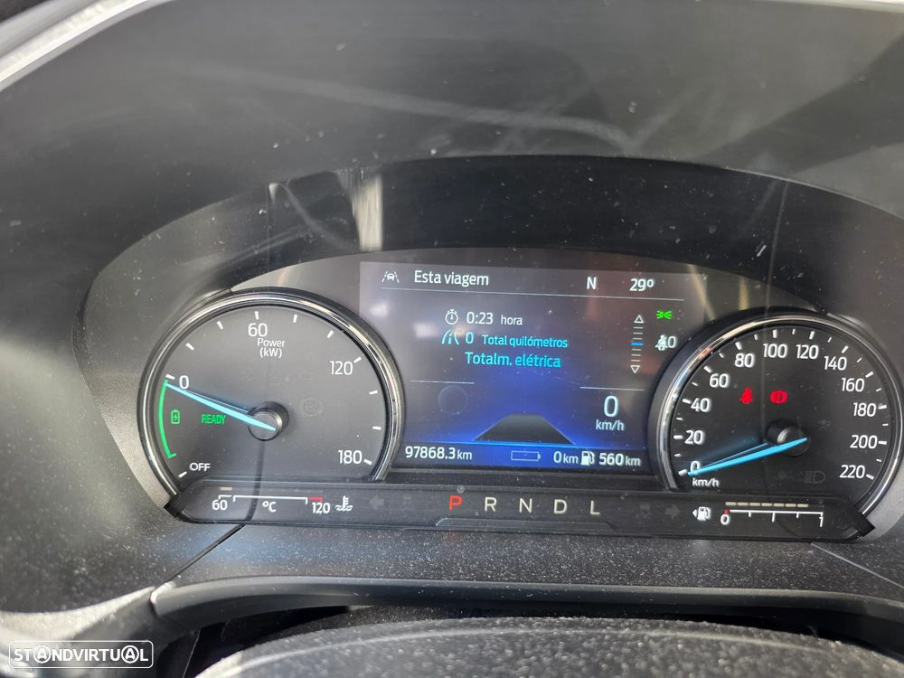 Ford Kuga - 11