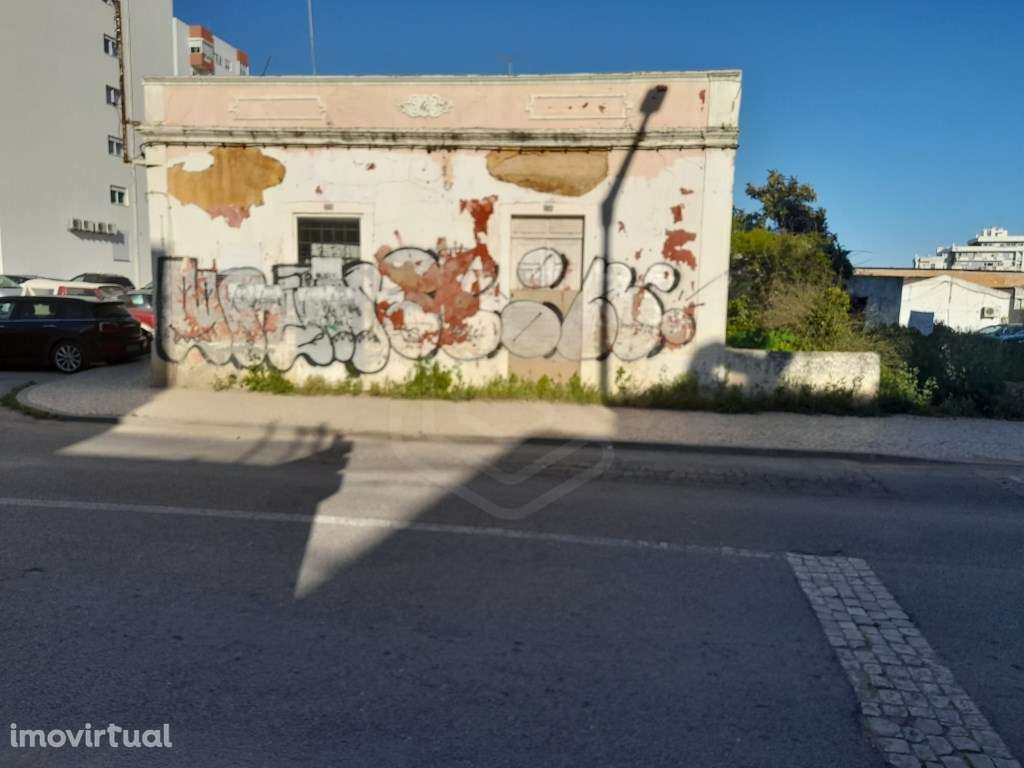 Terreno com varias casas velhas, para construção em altura, Faro, A... - Grande imagem: 4/8