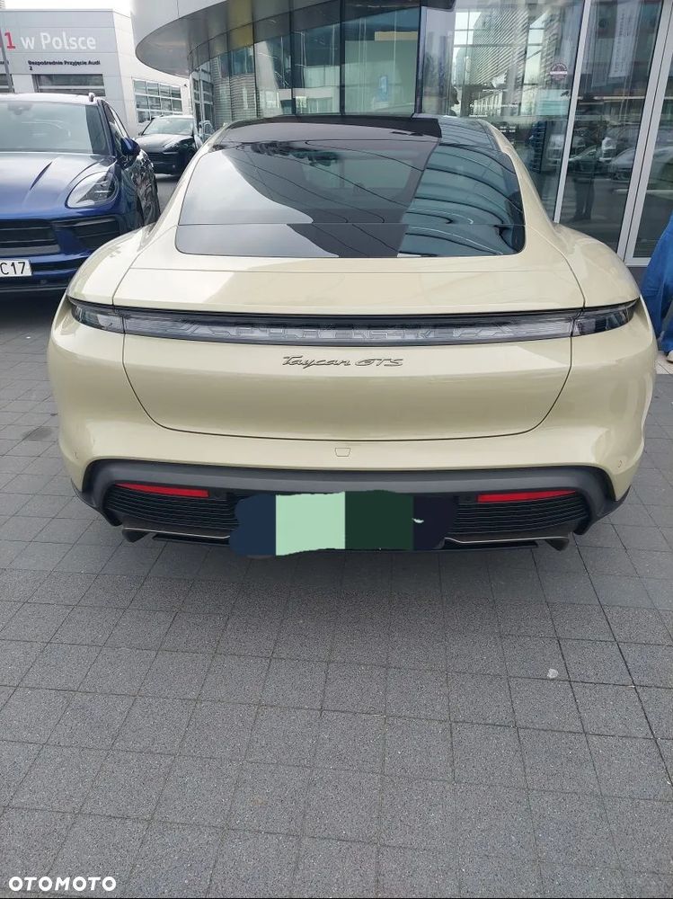 Porsche Taycan - 8