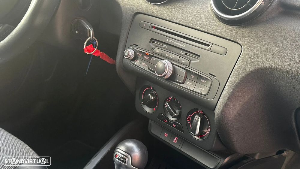 Audi A1 1.6 TDI S tronic Ambition - 11