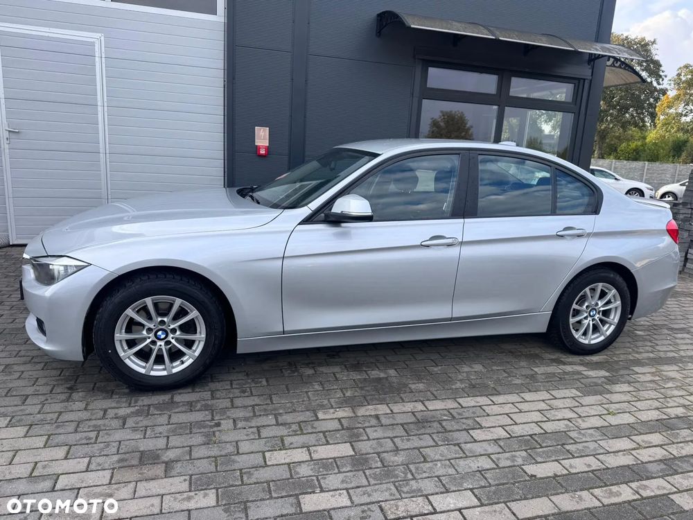 BMW Seria 3 316d Sport Line - 33