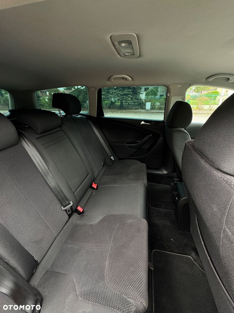 Volkswagen Passat 2.0 Blue TDI SCR Trendline - 9