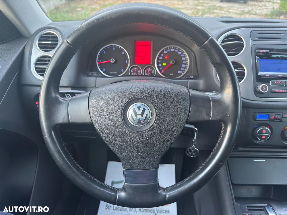 Volkswagen Tiguan 2.0 TDI 4Motion DSG Sport & Style - 16