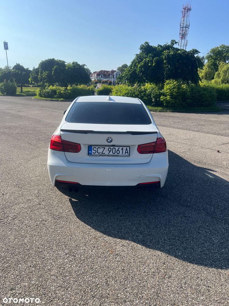 BMW Seria 3 328i - 12