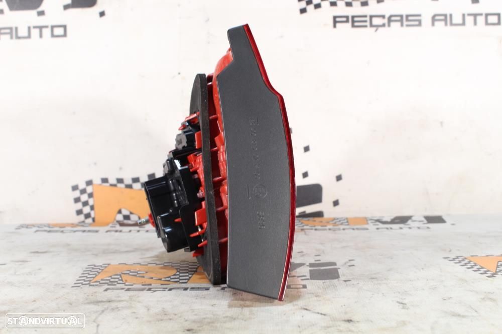 Farolim Direito Seat Exeo St (3R5)  3R9945094 / 89500361 / Mala Passag - 6