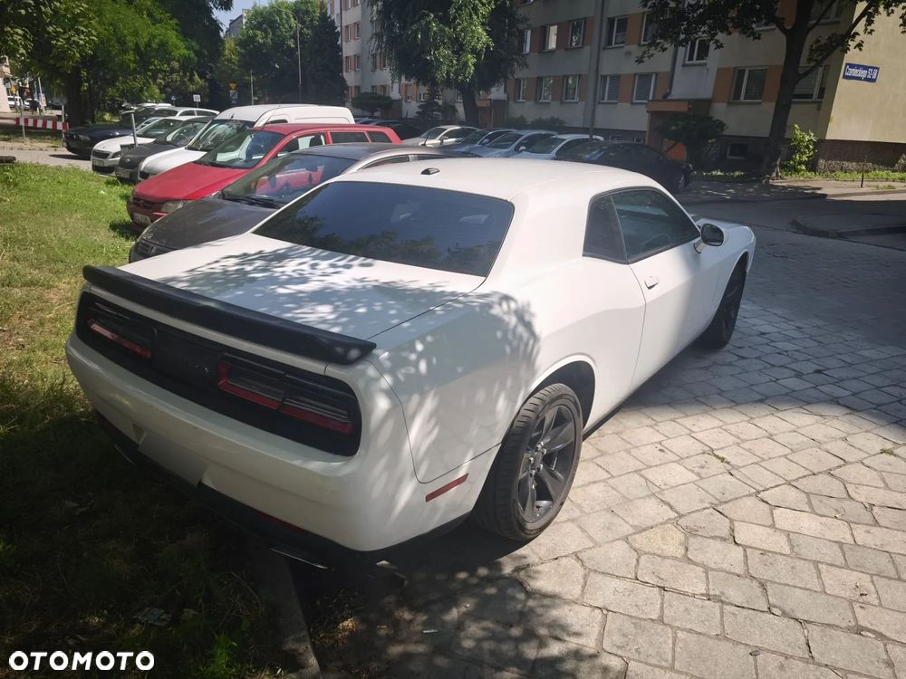 Dodge Challenger - 6