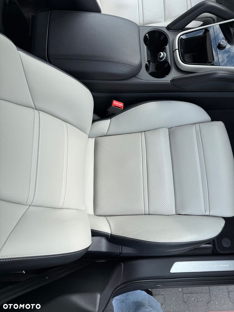 Porsche Cayenne - 20