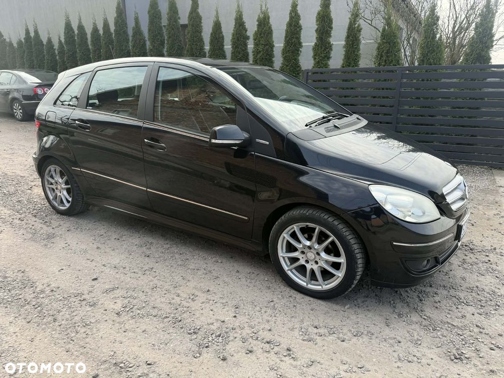 Mercedes-Benz Klasa B 180 BlueEFFICIENCY - 1